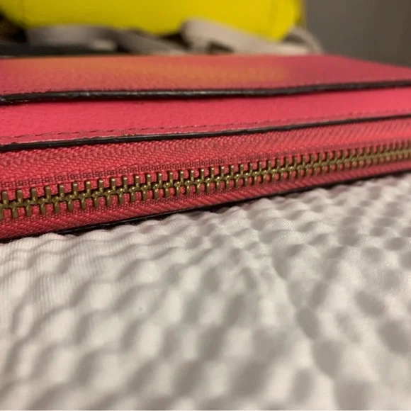 Kate Spade Vibrant Pink Wallet - Picture 5 of 8